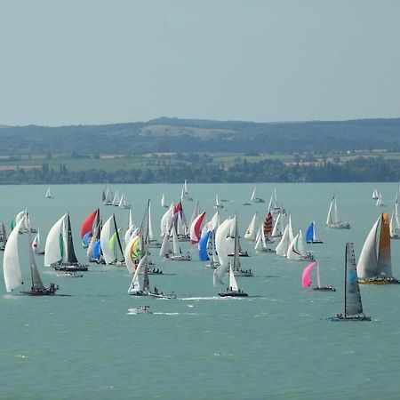 Seeyou Apartment Balatonfuered Esterno foto